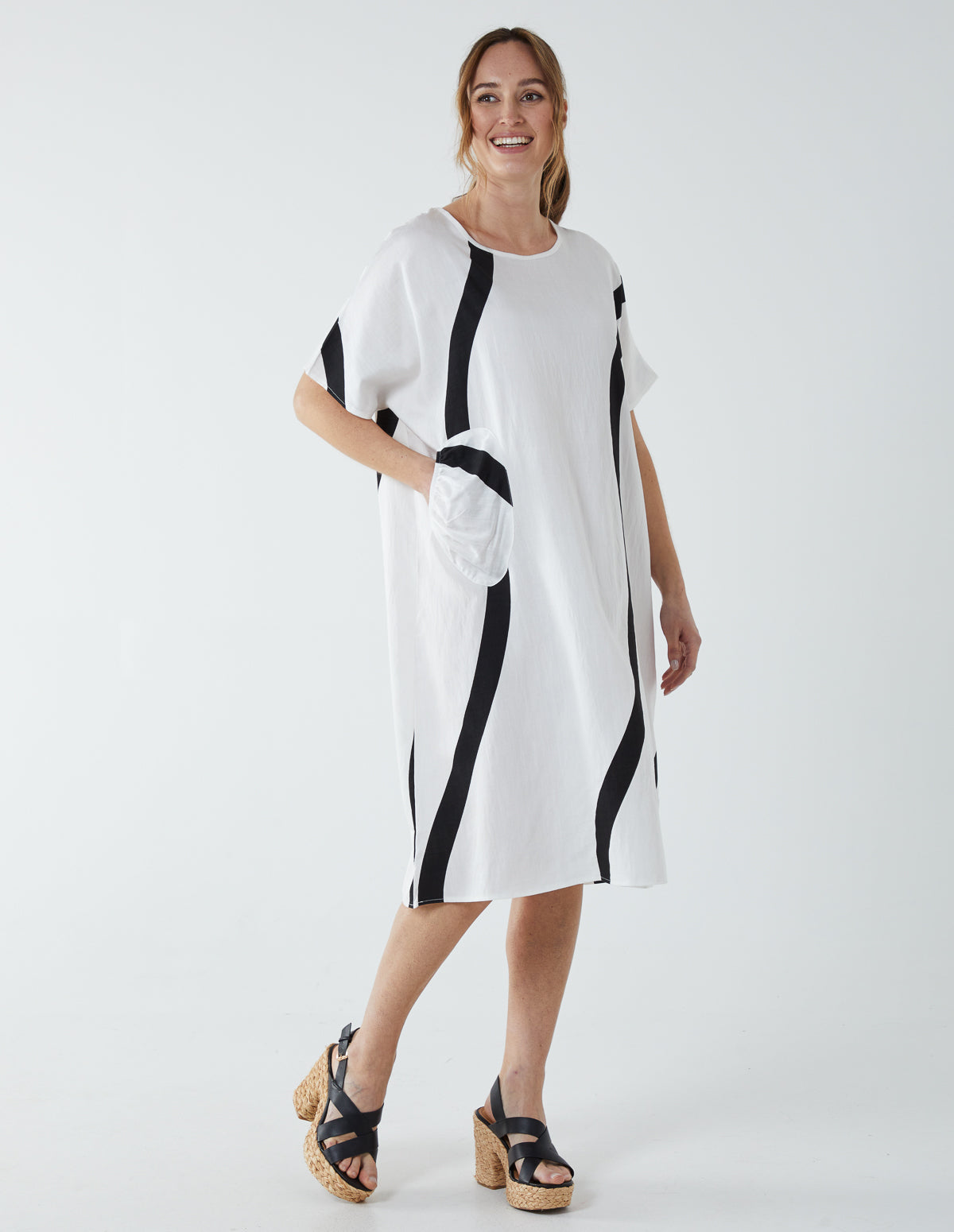 Abstract Line Detail Shift Dress 