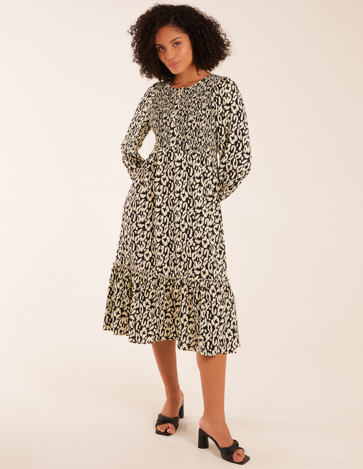 Animal Print Shirred Long Sleeve Midi Dress - 8 / BLACK