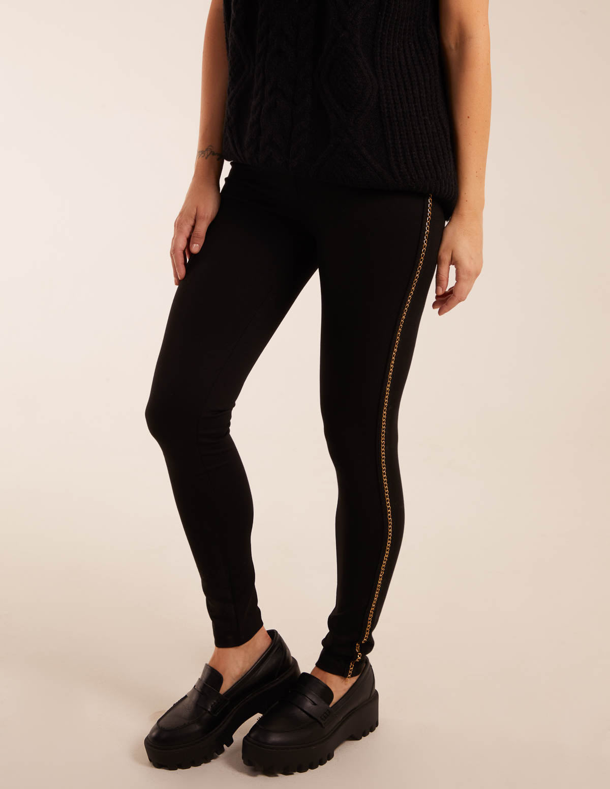 Side Chain Detail Leggings 