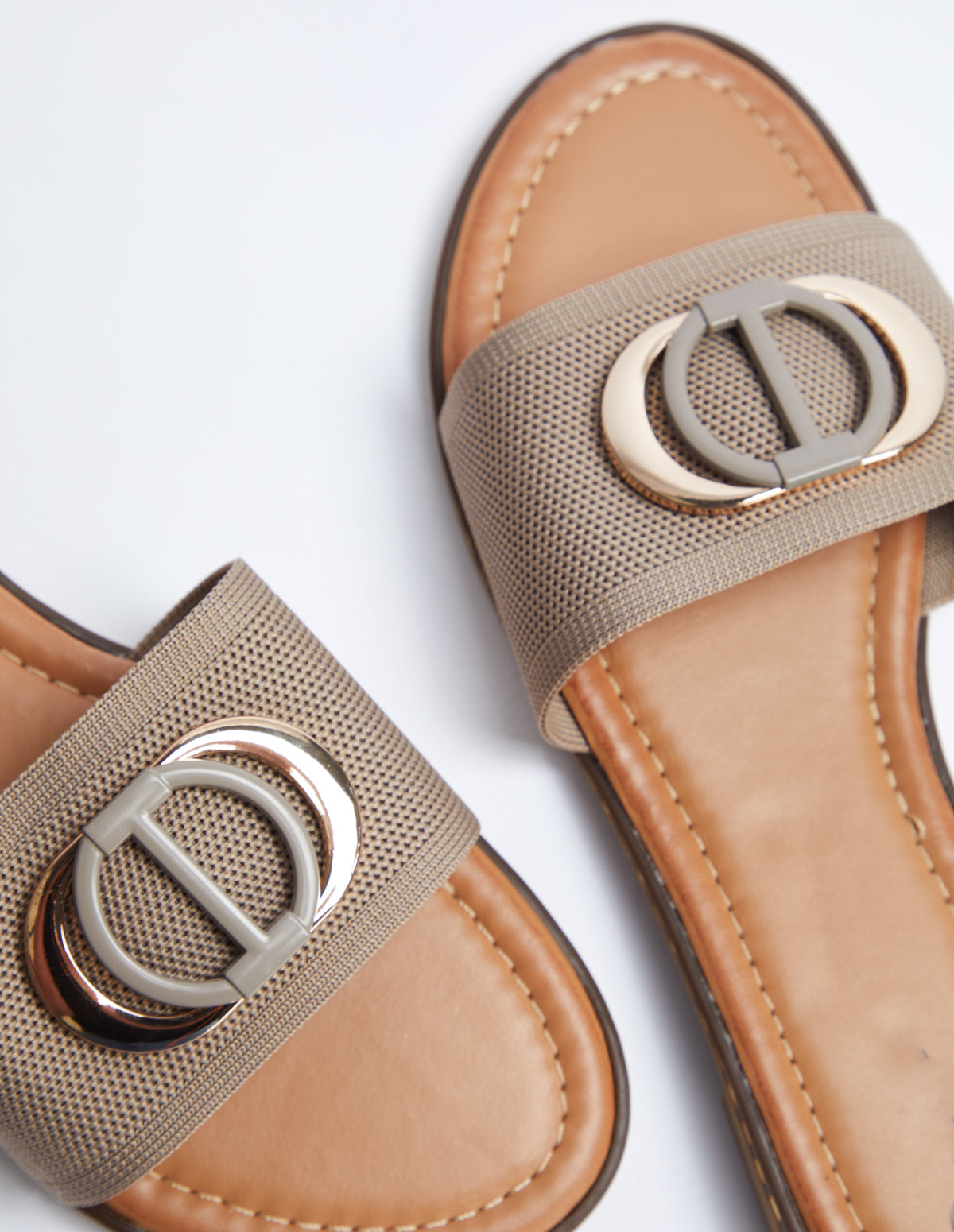 Metal Detailed Sandals - Mar