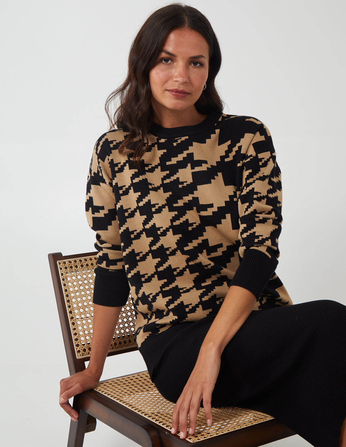 ALEXA - Houndstooth Oversized Jumper - S-M / Black/camel