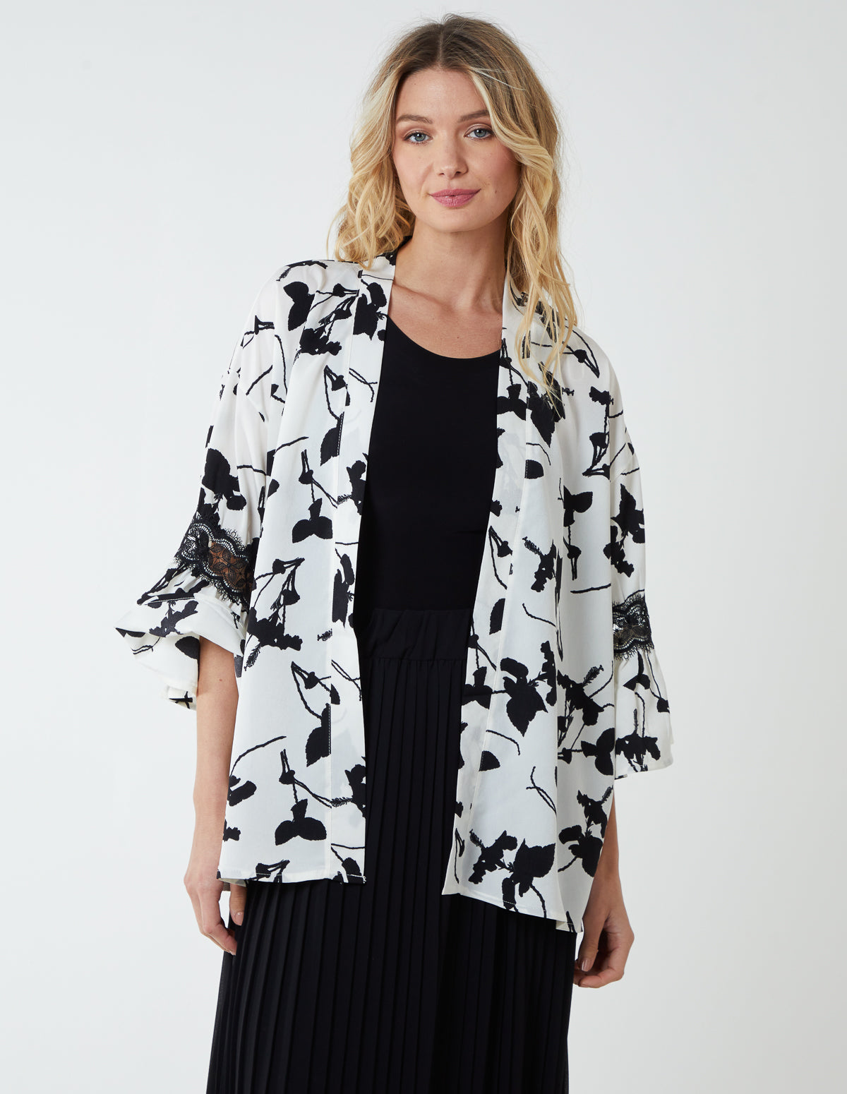 Kimono Top With Laced Sleeve - M/L / CREAM PATTERN