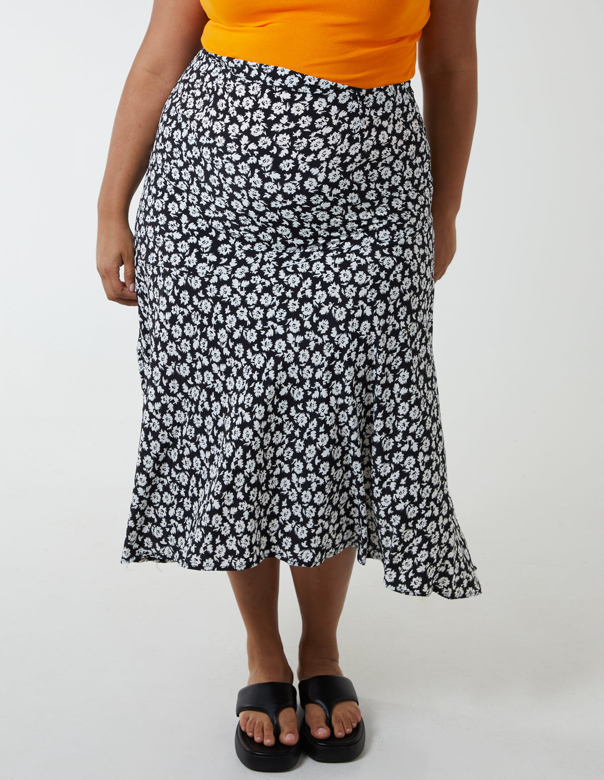 Curve Asymmetric Seam Midi Skirt 