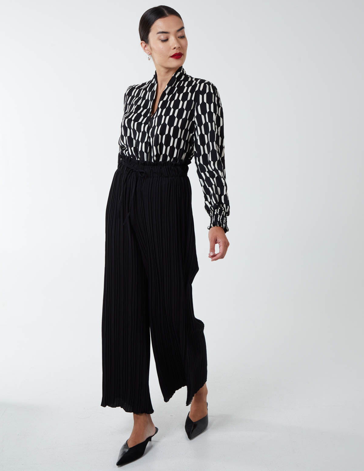 Wide Leg Pleated Trousers 