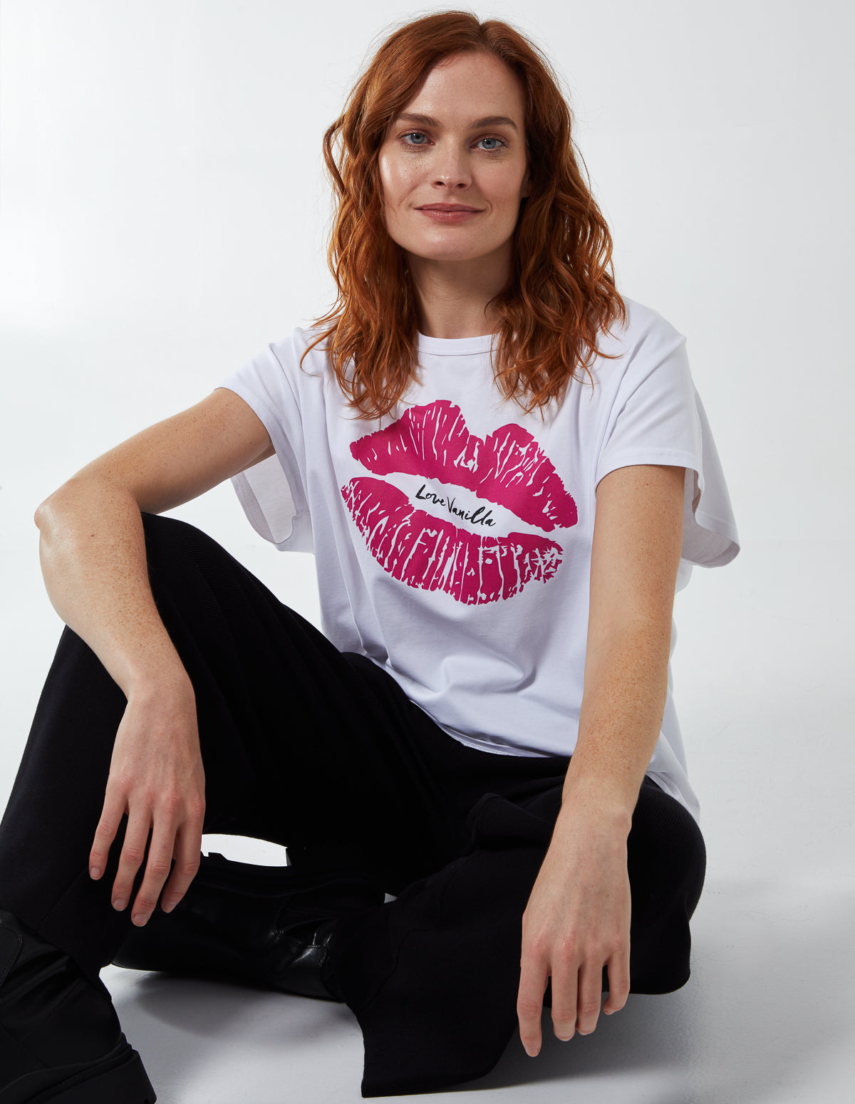 SANDRA - Lips High Low Oversized T-Shirt - S