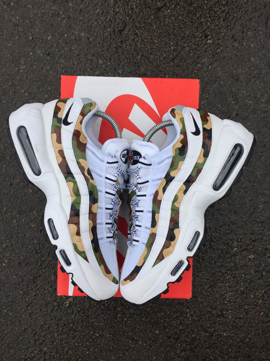 nike camouflage trainers