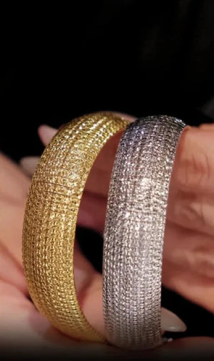 Luna Infinity Bangle - Azzallure