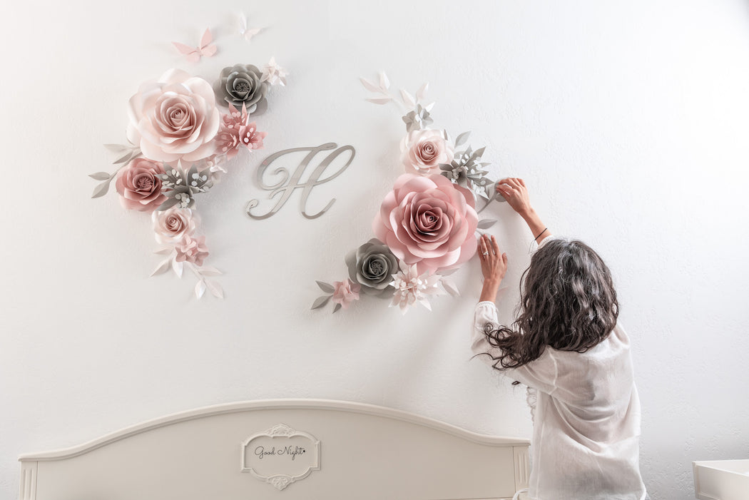Featured image of post Paper Flower Design Decoration / Jen designs her paper flowers and contemporary wall decorations with abstract geometric patterns, focusing on symmetry and radiant colors that bring positive energy and improve mood.