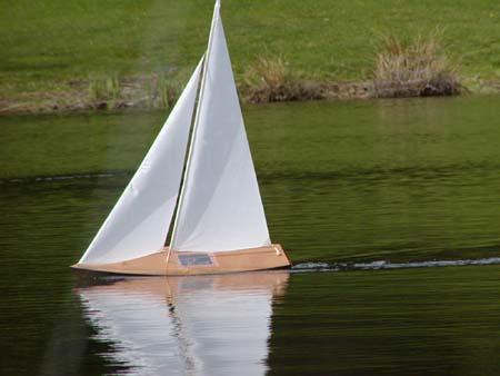 rc model sailboat