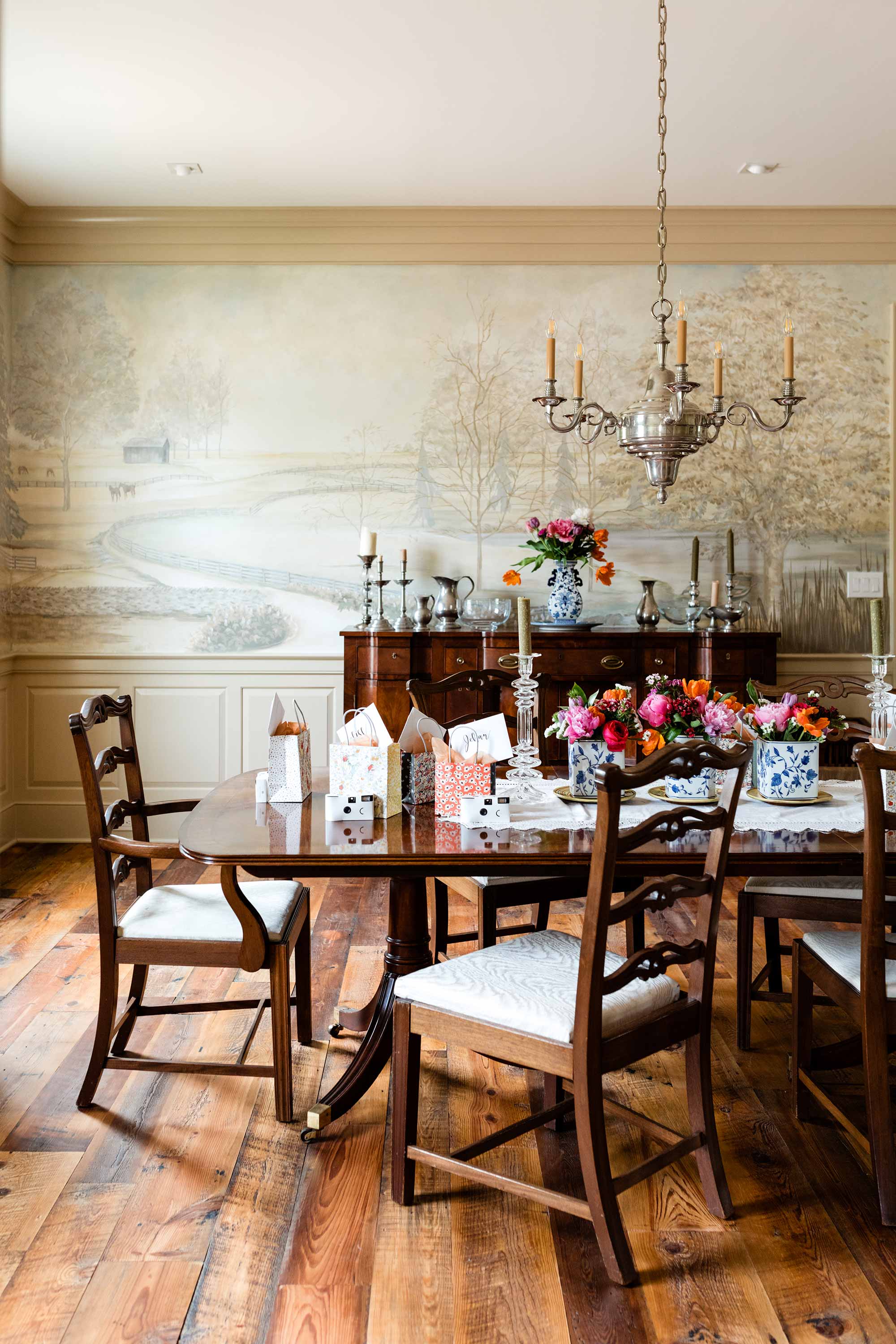 Lexington, Kentucky Dining Room Pastoral Wallpaper