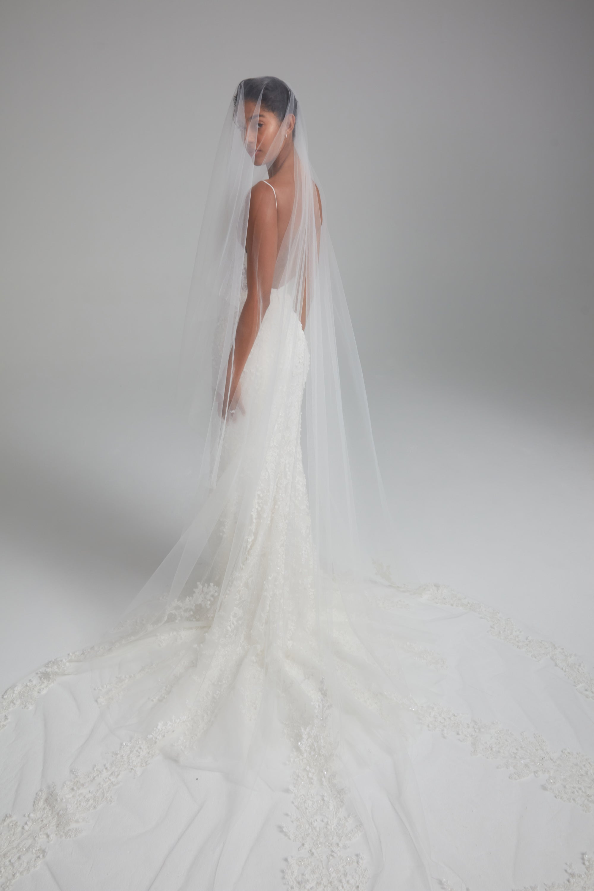 AVA846 - Embellished cathedral veil