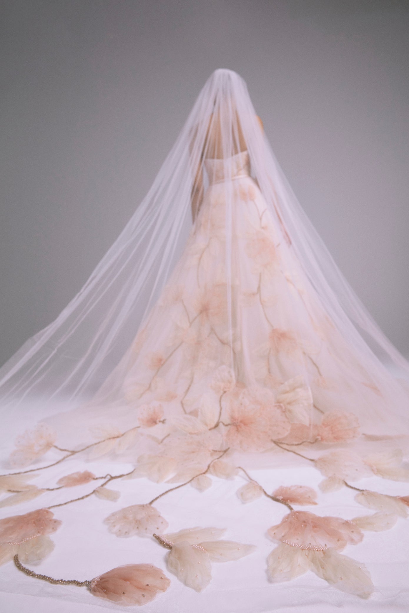 AVM745 - Dip-Dyed Floral Veil