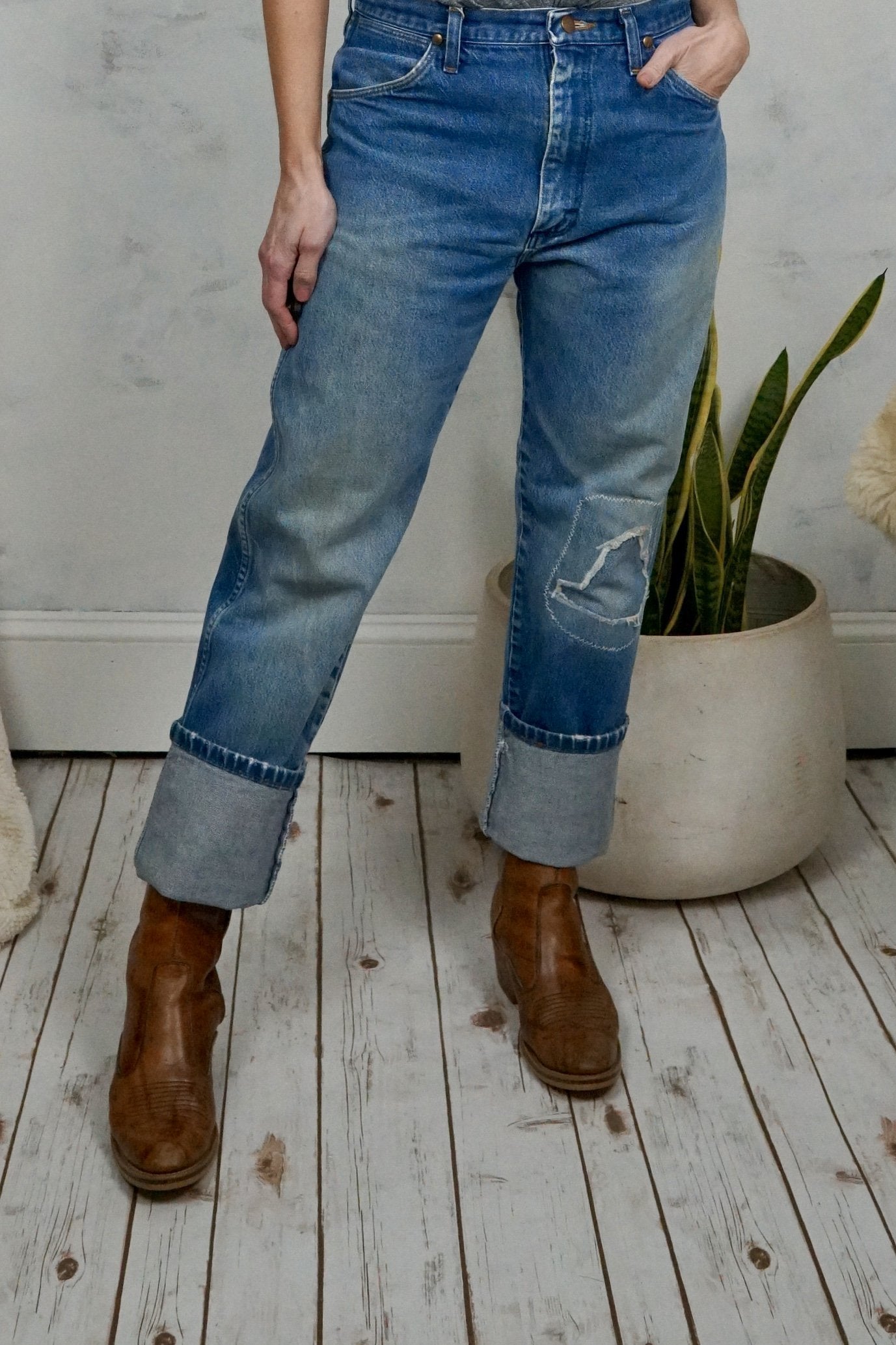 Vintage Faded Wrangler Jeans - 32