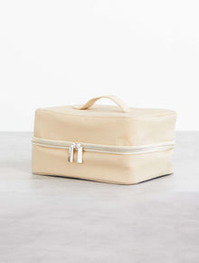 The Hanging Cosmetic Case in Beige â BÃ©is