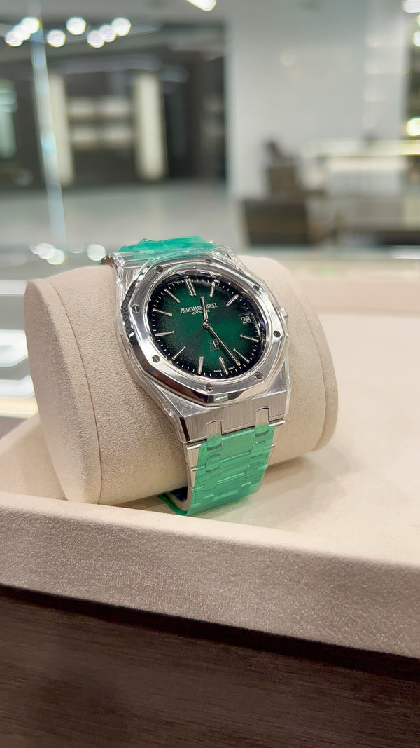 Patek Philippe Nautilus 5711/1A-014 Green Dial - OMEGA BULLION LLC