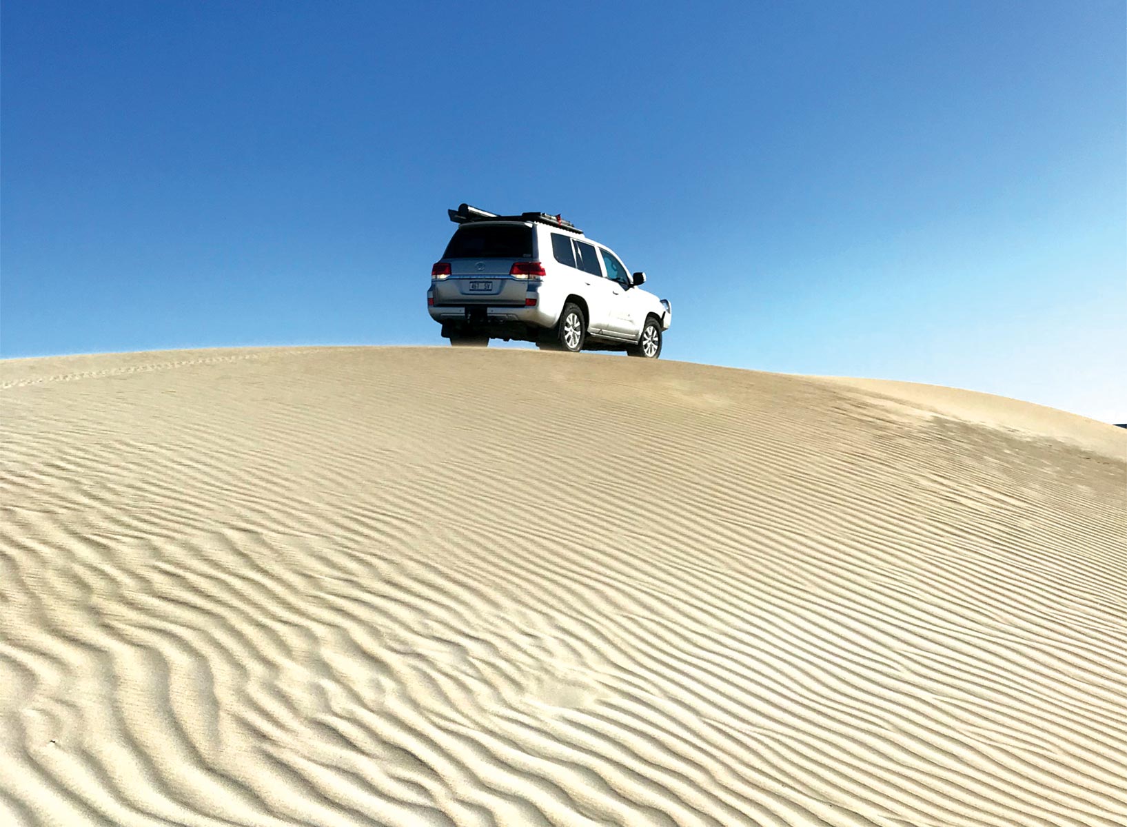 Fowlers Bay 4WD in sand dunes