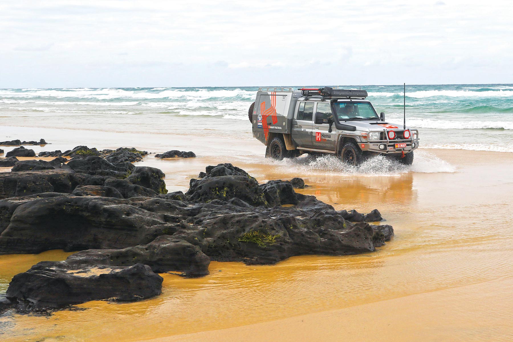 Moreton Island/Mulgumpin Hema Maps