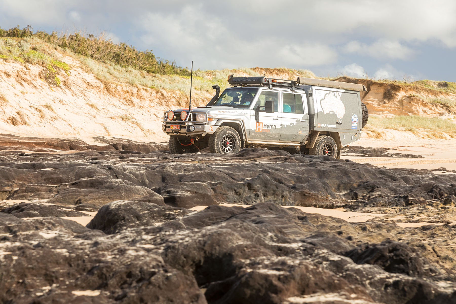 Rocks driving 4x4 4WD