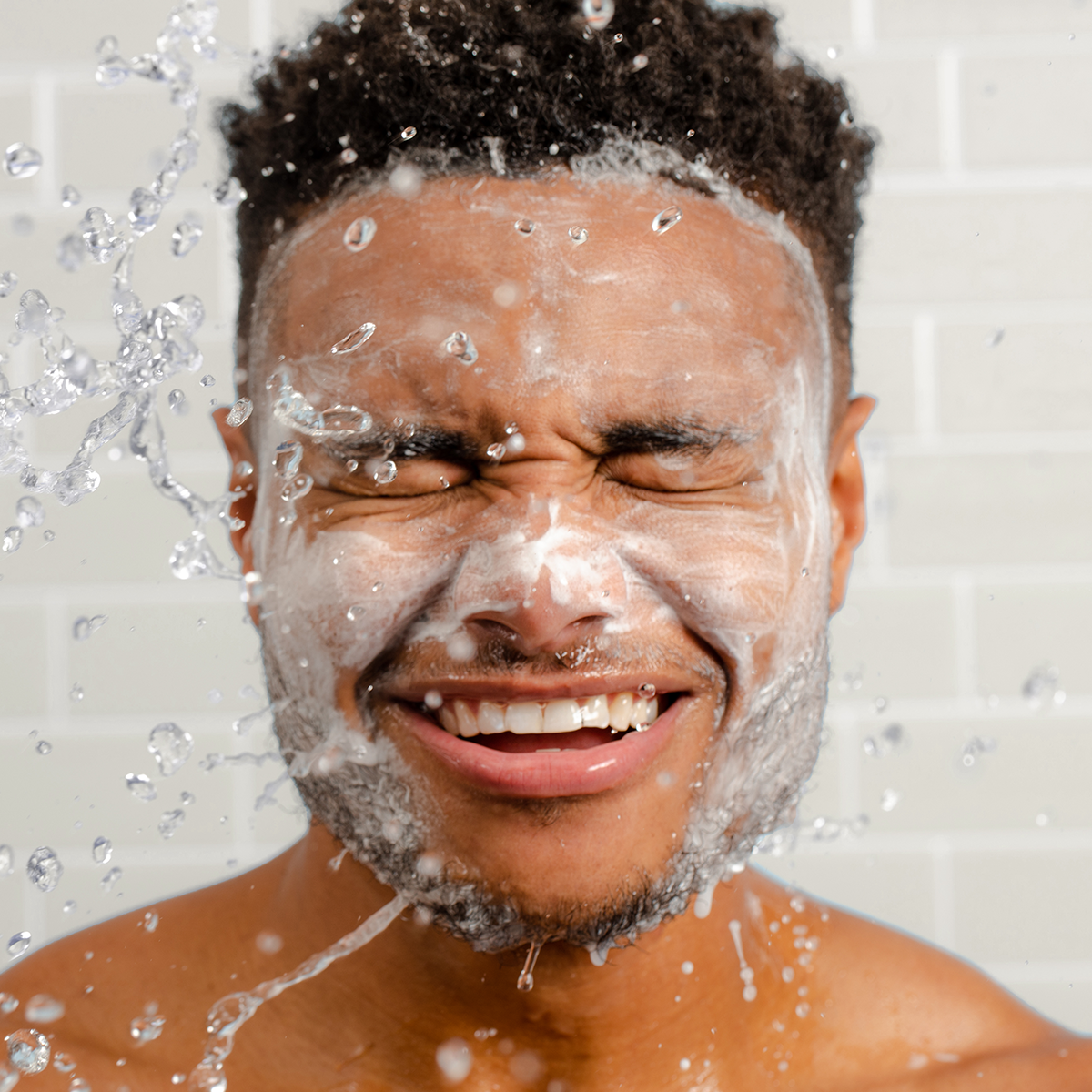 Mens Oily Skin Guide The Essential Products and Tips photo