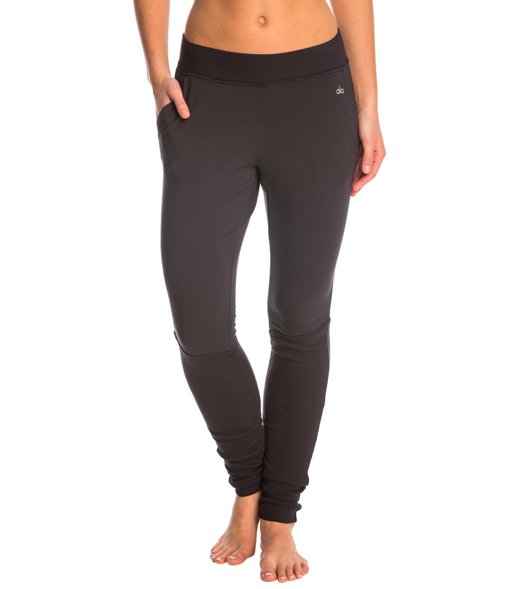 alo yoga joggers