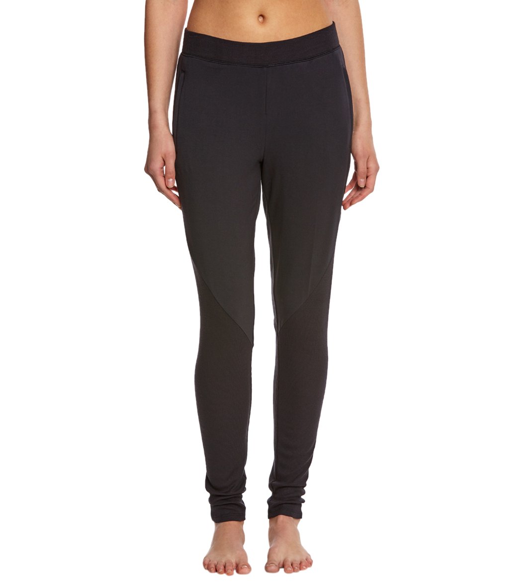 alo yoga joggers