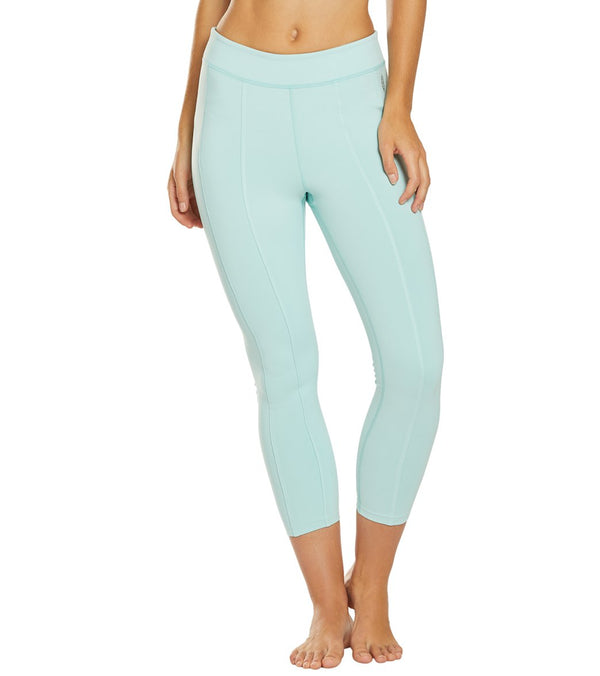 Women's Yoga Clothing at Yogaoutlet.com