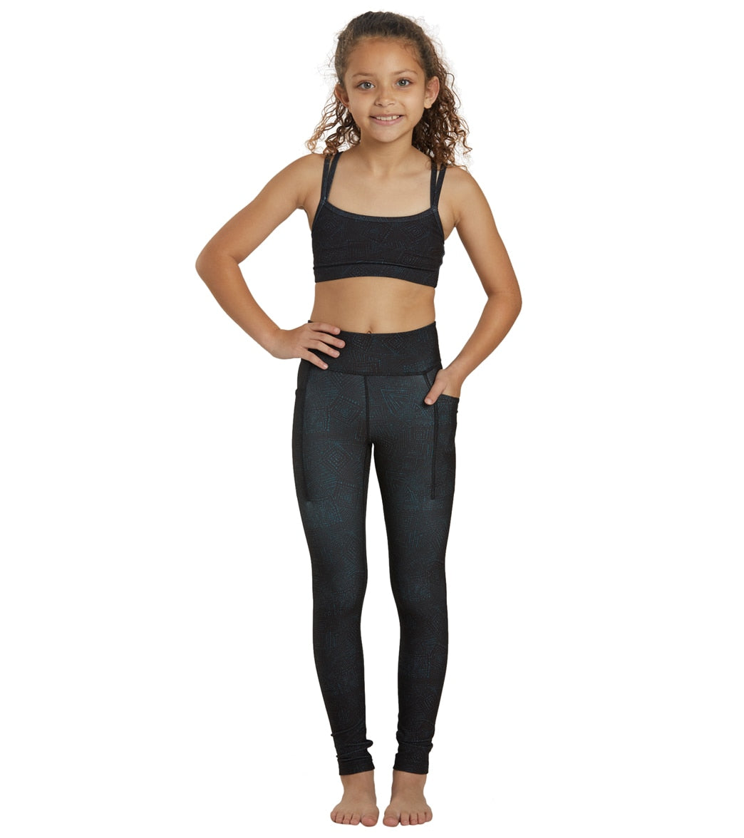 4 Brands Offering Trendy Yoga Clothes for Kids + Teens