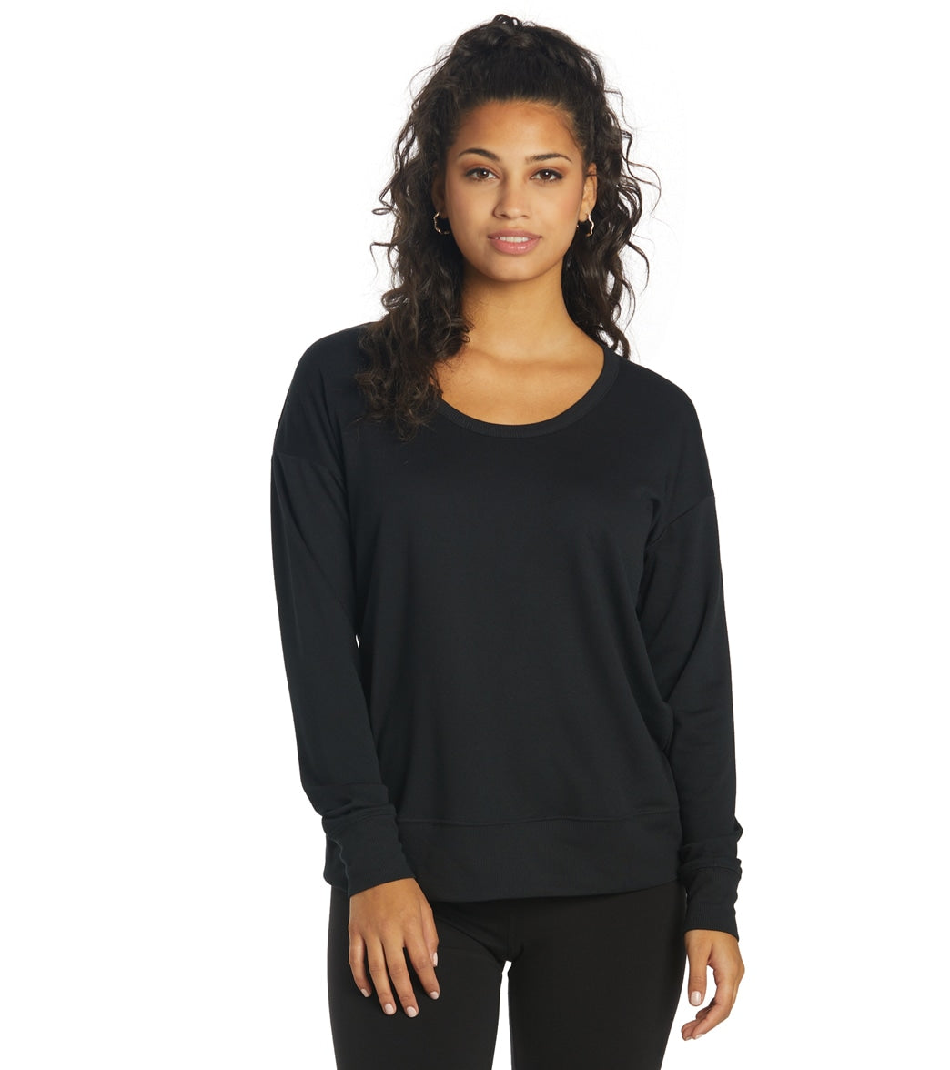 Gaiam Women's Long Sleeve Graphic Yoga T Shirt - Activewear Top w/Open Back  : : Clothing, Shoes & Accessories