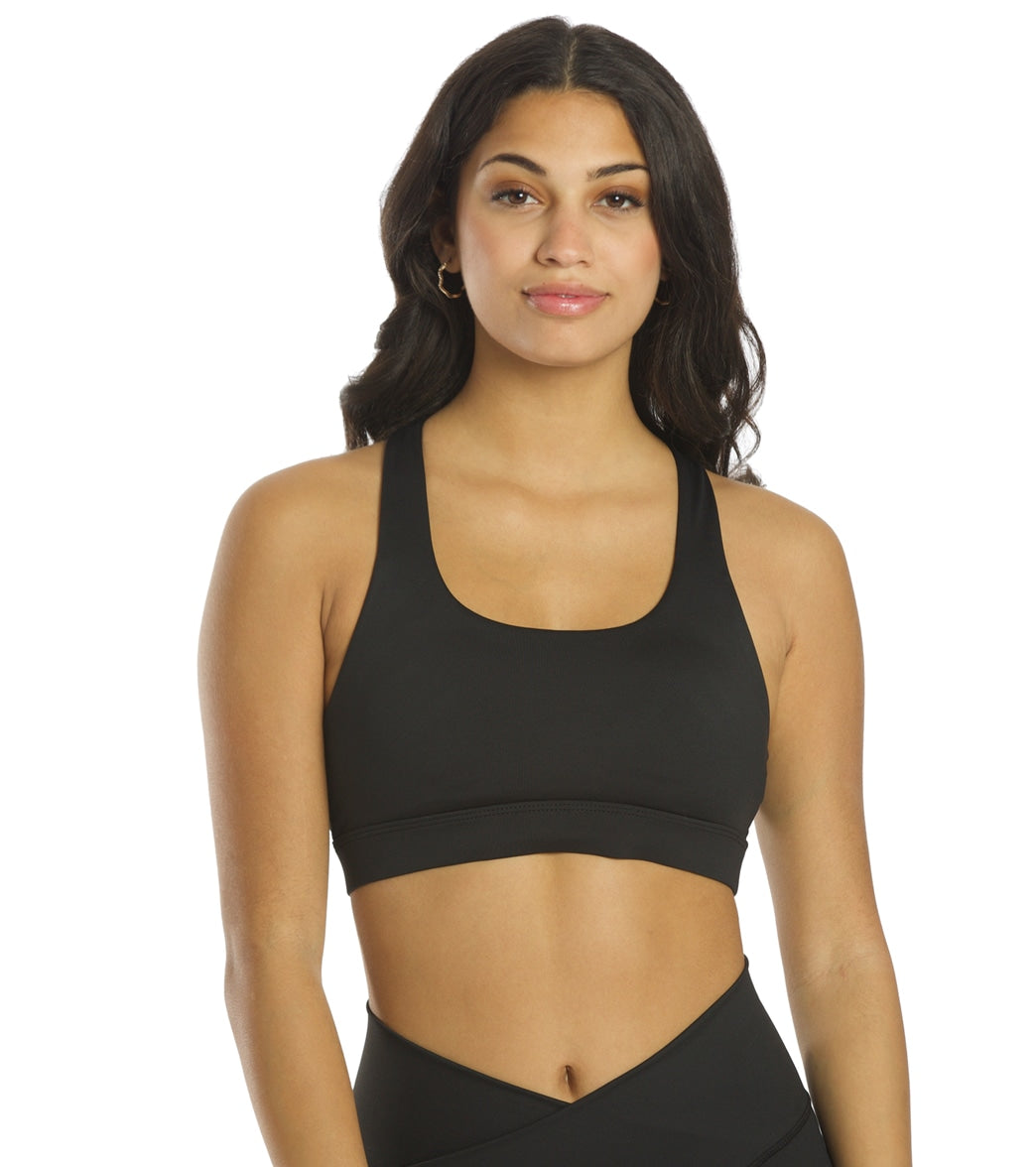 Premium AI Image  Supportive and breathable mesh sports bra ideal for yoga  and pilates ensuring optimal support and ventilation during your workouts  Generated by AI