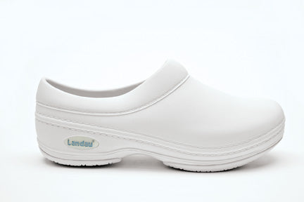 Comfort Nursing Shoe in White Machine Washable