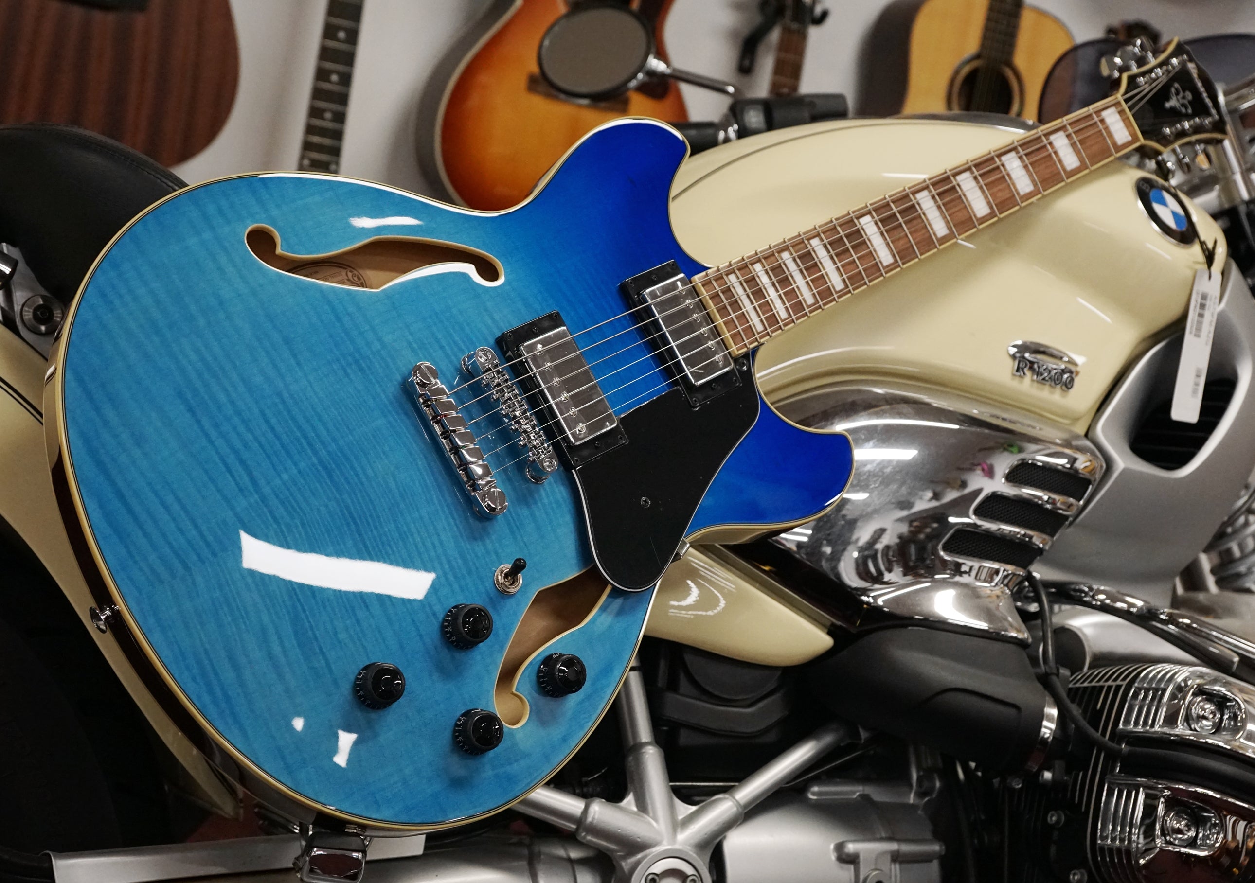 魅力的な AS73FM Ibanez Azure セミアコ Gradation Blue エレキギター