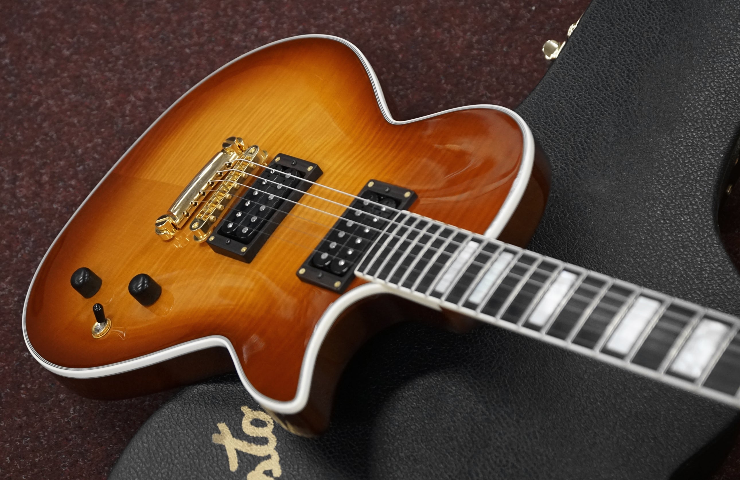 お得セット 美品 D'Aquisto Electric Guitar Jazz Line Centura Closed Top Semi Hollow  DQ-SH ダキスト jazz guitar ジャズギター sadowsky セミアコ