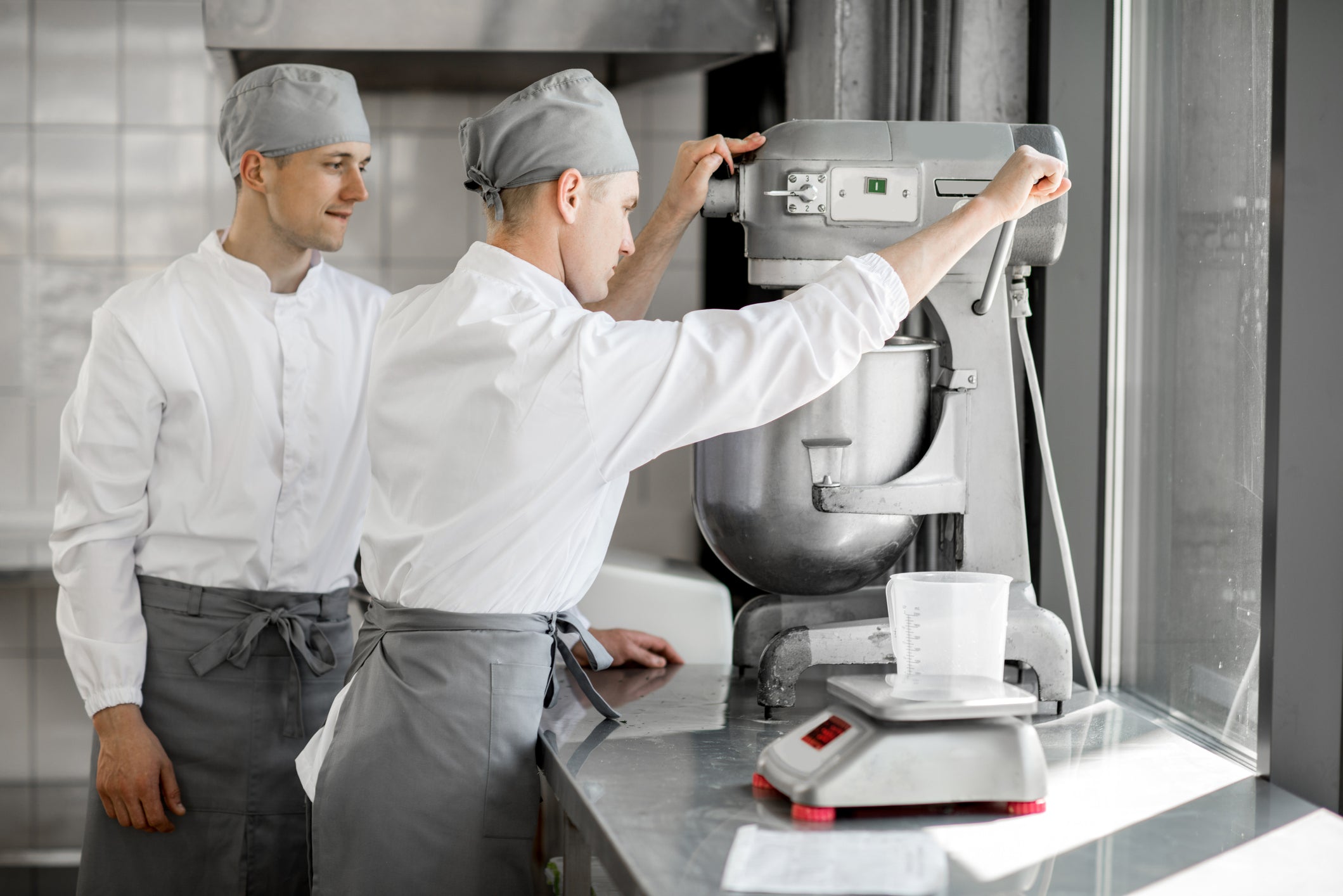 Chefs with commercial mixer placed on a benchtop 