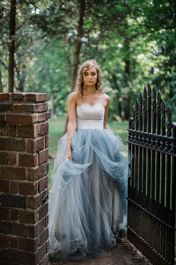 Chic Ball Gown Wedding Dress Long Strapless Lace Tulle Country