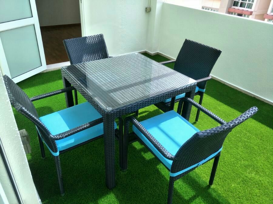 rooftop garden dining table and chairs