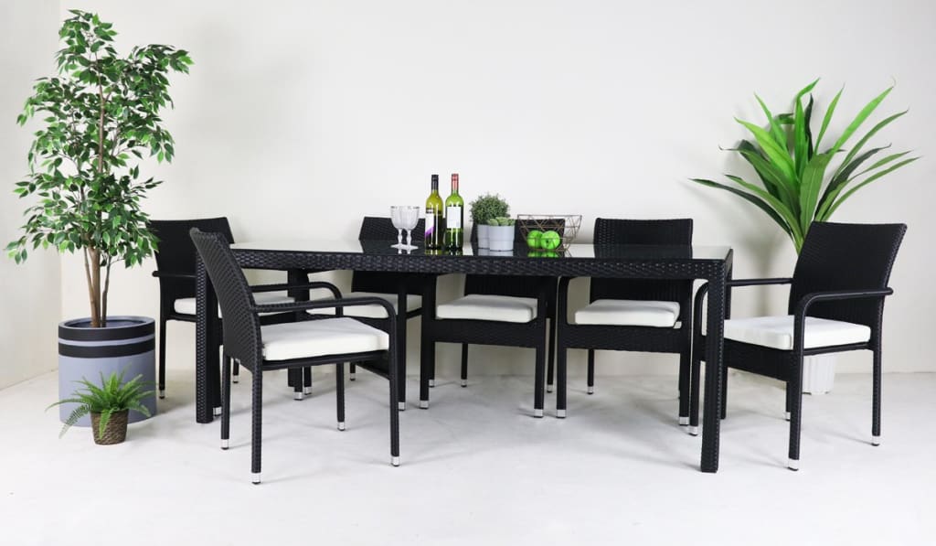 Outdoor dining set with 8 chair