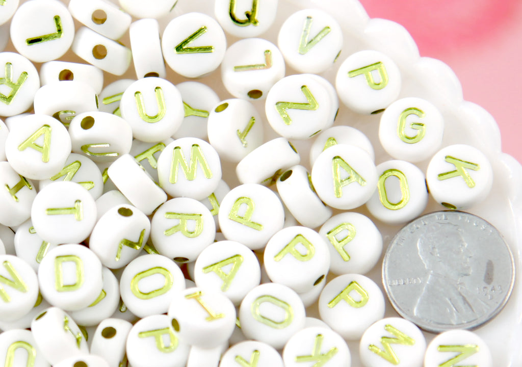 quagga gruppe maskinskriver Big Letter Beads - 10mm Large Round Gold and White Alphabet Acrylic or –  Delish Beads