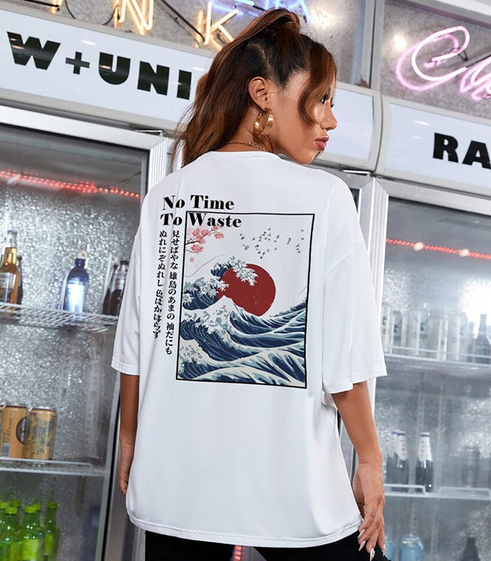 Great wave graphic tee