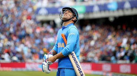 Dhoni coming in to bat