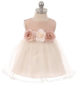 Baby dress with flowers at the waist