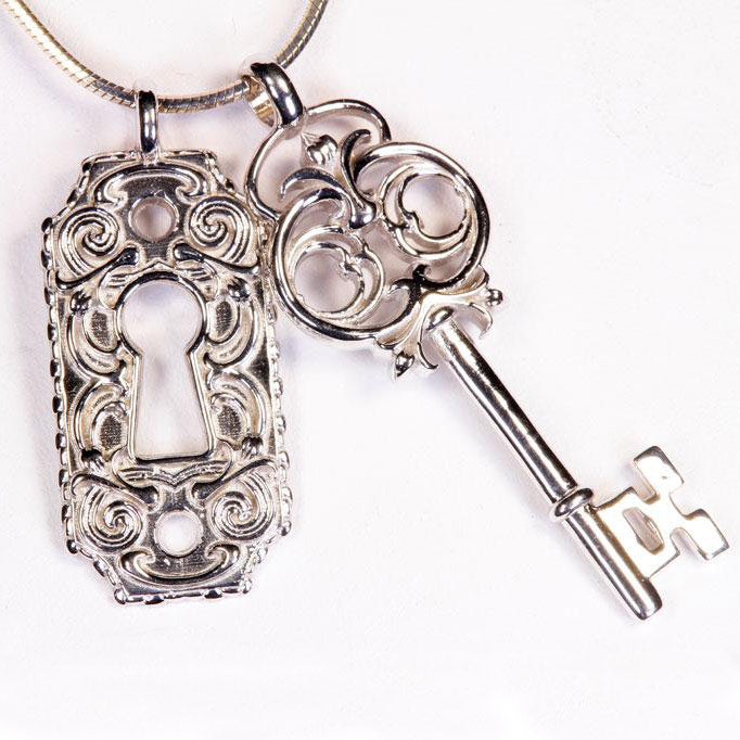 9ct Solid Gold Keyhole/Lock Necklace