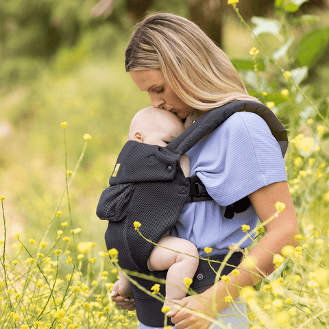 babywearing, international babywearing week 2021, complete all seasons, lillebaby, how to baby wear, tips on babywearing, when to babywear, best carrier for baby 