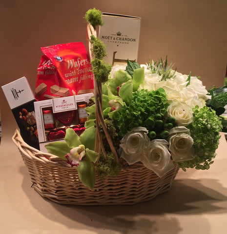 Alaric Flowers | Deluxe Gift Basket | same day flower delivery | gift box delivery Manhattan NYC New York 10019
