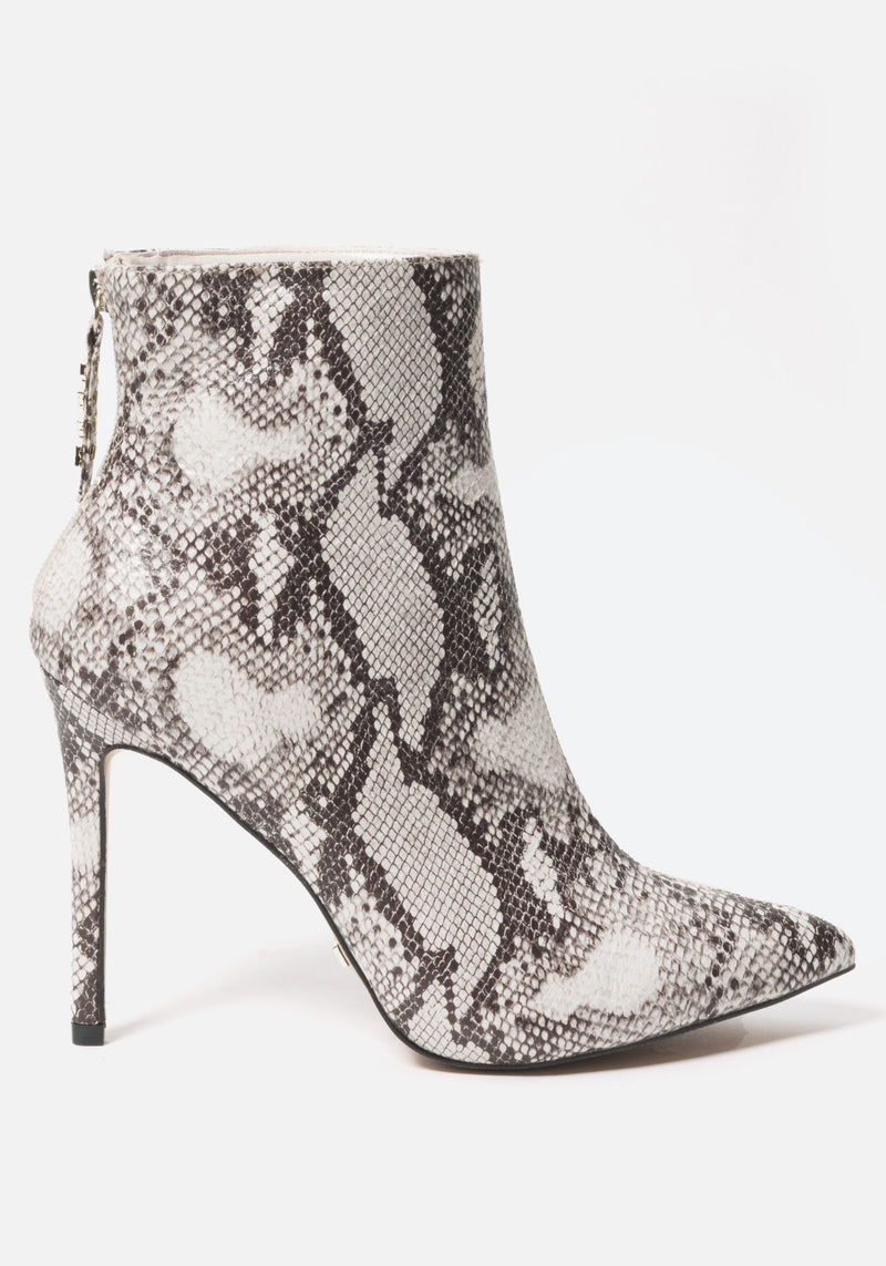 Dasha Stiletto Booties | bebe