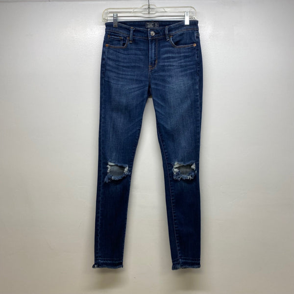 Hollister Women's Size 2 Blue Distressed Skinny Jeans – Treasures Upscale  Consignment