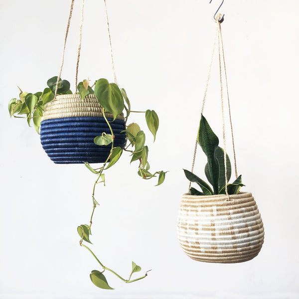 HANGING WOVEN PLANTER - BLUE/SWEETGRASS