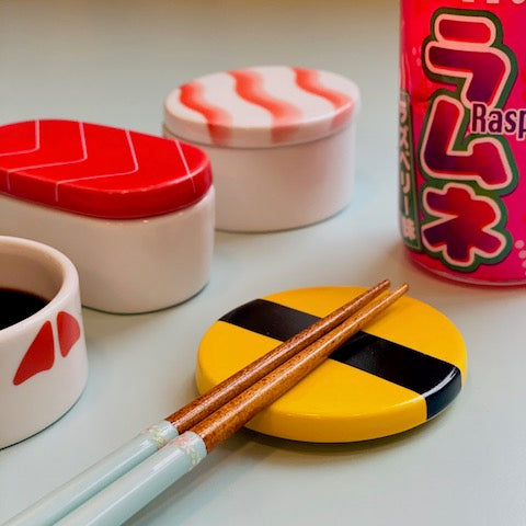 SUSHI LOVERS bowls for soy sauce made in Korea and available at JAHOKO.COM