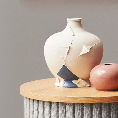 One of a kind - Fragments vase from Hong Kong - buy JAPAN online at JAHOKO