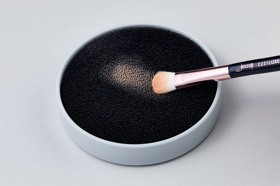 Dry and wet makeup brush cleaning pat silicone