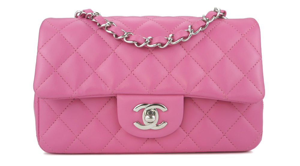 The Size Guide: Chanel Classic Flap Chanel Classic Flap Size Guide - Find  Your Perfect Fit